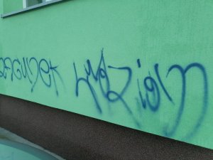 Zniszczona elewacja