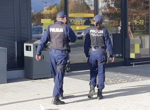 DOLNOŚLĄSCY POLICJANCI APELUJĄ – PRZESTRZEGAJMY OBOWIĄZUJĄCYCH OBOSTRZEŃ- TO NASZA WSPÓLNA SPRAWA!