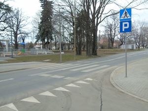 Od wczesnych godzin rannych drogówka prowadzi działania “Pieszy”