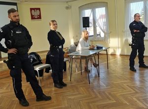 Prelekcja w placówce oświatowej