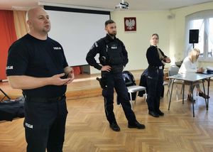 Prelekcja w placówce oświatowej