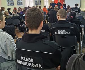 Prelekcja w placówce oświatowej