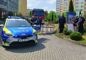 Policjanci na pikniku rodzinnym