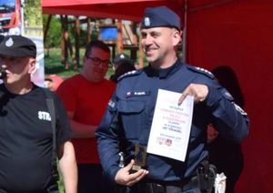 Dzielnicowy prowadził profilaktykę na zmaganiach młodzieży z Ochotniczych Straży Pożarnych