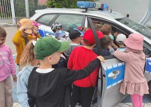 Przedszkolaki odwiedziły policjantów w pieszyckim Posterunku Policji!