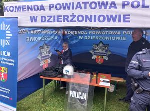 Policjanci na pikniku