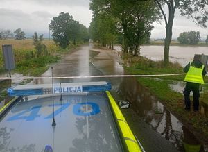 Dzierżoniowscy policjanci zaangażowani w działania związane z sytuacją kryzysową w powiecie