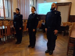 Tuż przed wyjazdem na kurs podstawowy policjanci wypowiedzieli słowa roty