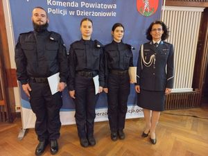 Tuż przed wyjazdem na kurs podstawowy policjanci wypowiedzieli słowa roty