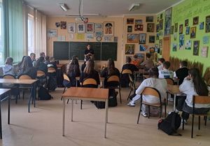 Dzierżoniowska Policjantka Spotkała się z Uczniami Szkoły Podstawowej nr 5