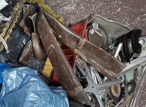 Policjanci z Dzierżoniowa ustalili sprawców kradzieży miedzianych rynien