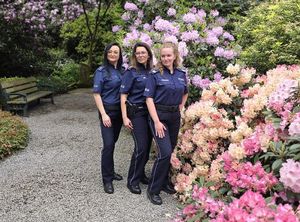 100-lecie kobiet w Policji: wyjątkowa sesja dzierżoniowskich funkcjonariuszek w Arboretum Wojsławice