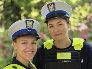 100-lecie kobiet w Policji: wyjątkowa sesja dzierżoniowskich funkcjonariuszek w Arboretum Wojsławice