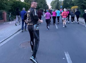 Funkcjonariusze z Dzierżoniowa wzięli udział w Sowi Bieg 2025