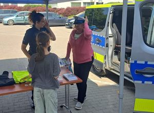 Policjanci z Dzierżoniowa promowali bezpieczeństwo podczas Dnia Spółdzielczości