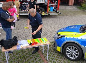 Policjanci wśród mieszkańców – dzielnicowi na piknikach rodzinnych w Pieszycach i Dzierżoniowie