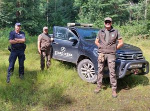 Wspólne patrole dzielnicowego z Posterunku Policji w Niemczy oraz Straży Leśnej Nadleśnictwa Świdnica