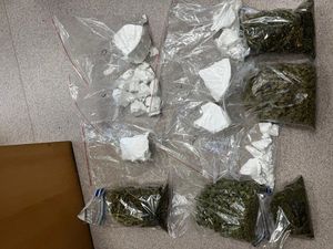 Policjanci z Dzierżoniowa zatrzymali 45-latka z dużą ilością narkotyków