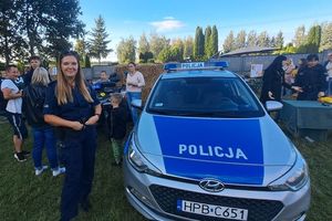 Policjanci z Piławy Górnej i Łagiewnik na festynie parafialno-dożynkowym