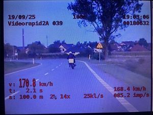Niebezpieczna jazda motocyklisty przerwana przez dzierżoniowską Policję
