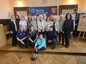 Setna rocznica służby kobiet w Policji – wyjątkowe spotkanie w Komendzie Powiatowej Policji w Dzierżoniowie