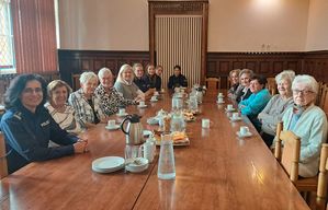 Setna rocznica służby kobiet w Policji – wyjątkowe spotkanie w Komendzie Powiatowej Policji w Dzierżoniowie