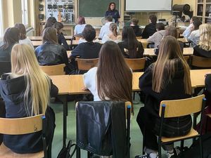 Spotkanie z młodzieżą o odpowiedzialności prawnej i demoralizacji