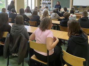 Spotkanie z młodzieżą o odpowiedzialności prawnej i demoralizacji