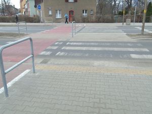 Przejście dla pieszych z drogą rowerową