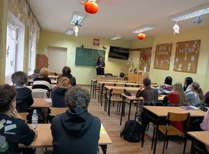 Spotkanie profilaktyczne dzierżoniowskiej Policji z młodzieżą Ochotniczego Hufca Pracy