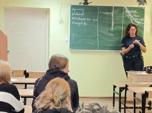 Spotkanie profilaktyczne dzierżoniowskiej Policji z młodzieżą Ochotniczego Hufca Pracy