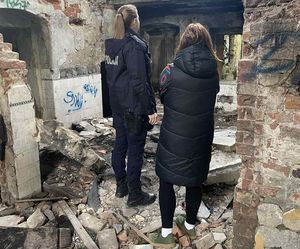 Policjanci z Posterunku Policji w Pieszycach kontrolują miejsca przebywania osób bezdomnych