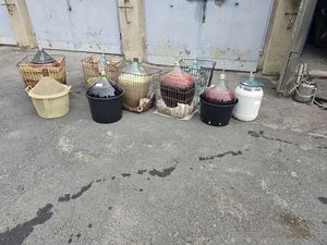 Policjanci z Dzierżoniowa ujawnili nielegalny alkohol i środki odurzające