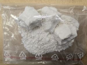 Kryminalni z Dzierżoniowa kolejny raz uderzają w narkobiznes – 20-latek z Piławy Górnej zatrzymany z dużą ilością narkotyków