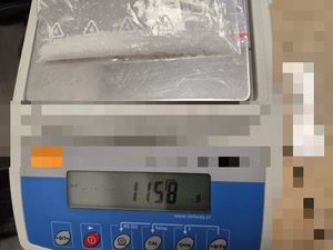 Kryminalni z Dzierżoniowa kolejny raz uderzają w narkobiznes – 20-latek z Piławy Górnej zatrzymany z dużą ilością narkotyków