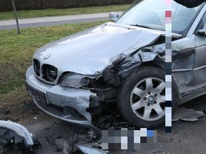 Zdarzenie drogowe. Układ i uszkodzenia pojazdów.