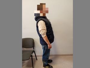 Agresywni sprawcy pobicia zatrzymani dzięki szybkiej reakcji policjantów