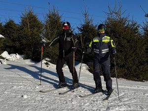 Policyjny patrol narciarski w Rzeczce