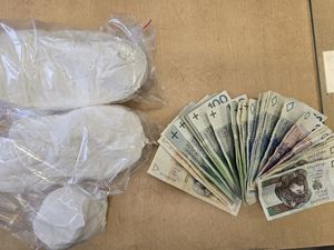 Blisko 2 kilogramy amfetaminy zabezpieczone. Seria skutecznych zatrzymań dzierżoniowskich policjantów