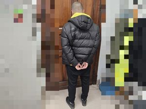 Blisko 2 kilogramy amfetaminy zabezpieczone. Seria skutecznych zatrzymań dzierżoniowskich policjantów