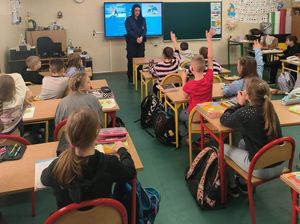 Policjantka z Dzierżoniowa o bezpieczeństwie podczas ferii zimowych