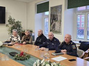 Spotkanie w Urzędzie Miasta w Dzierżoniowie dotyczące bezpieczeństwa i przeciwdziałania problemom alkoholowym