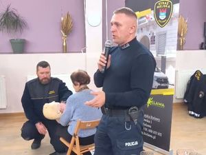 Bezpieczeństwo seniorów priorytetem – spotkanie profilaktyczne w Zespole Ośrodków Wsparcia