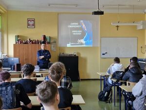 O cyberzagrożeniach i oszustwach w „Radiobudzie”. Kolejne spotkanie z dzierżoniowską policjantką