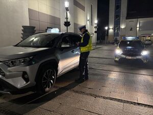 Ogólnopolskie działania „TAXI”. Służby kontrolowały przewozy osób na aplikację