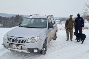 Policjant i strażnik leśny