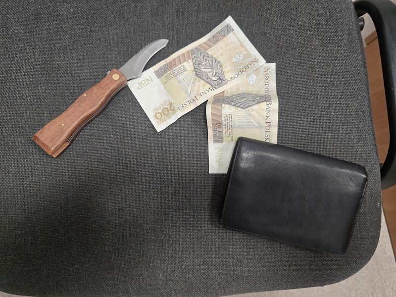 Zatrzymanie 37-latka za rozbój z nożem w Dzierżoniowie